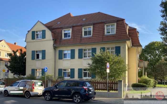 Ein Blick auf das Mehrfamilienhaus