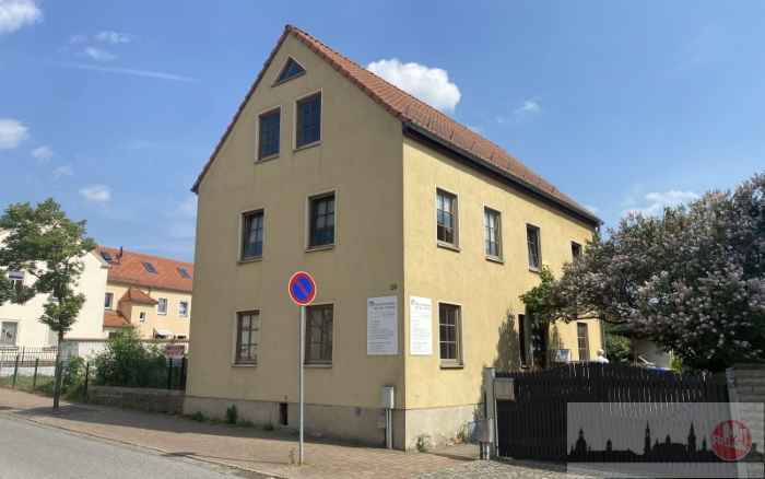 Ein Blick auf das Mehrfamilienhaus