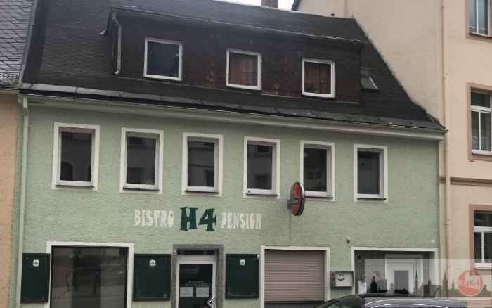 Eine Ansicht des Bistro und der Pension