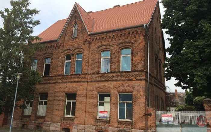 Gesamtansicht der ehemaligen Guts-Villa